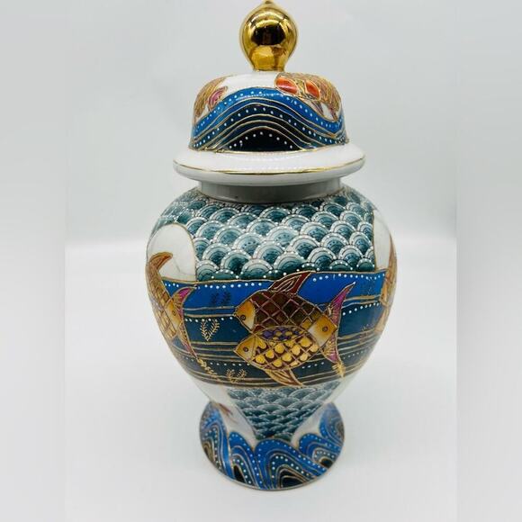 Porcelain hand painted Japanese textured large ginger jar with matching plate - Picture 1 of 16
